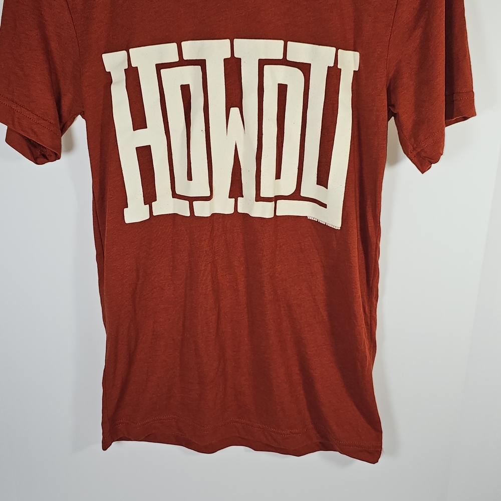 Rust‎ Red 'Howdy' Graphic Tee